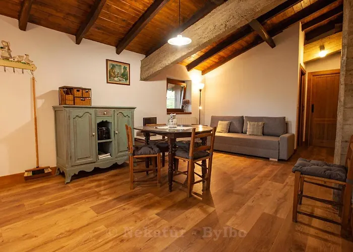 Bidegurutzeta Landetxea Country house Urnieta