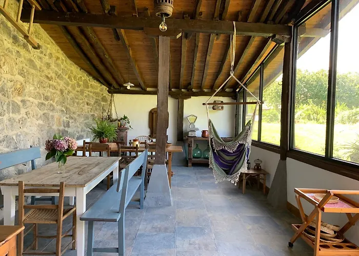 Bidegurutzeta Landetxea Country house